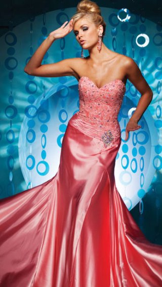 A Strapless With Beading Sweetheart Neckline Sweep Train Evening Dress