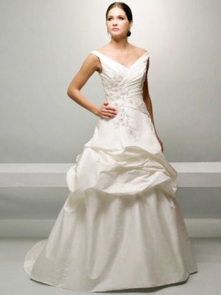 2012 simple elegant Off The Shoulder V Neck applique decoration at waist Ruffed skirt Cheap Wedding Dress
