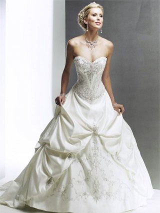 2012 classic Strapless Sweetheart Embroider bodice and hemline taffeta pick ups ball gown Wedding Dress