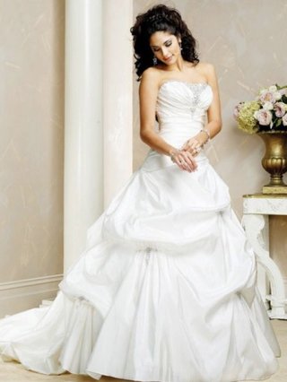 2012 dream Princess Puffed skirt beaded bust Cheap Strapless Wedding Dress