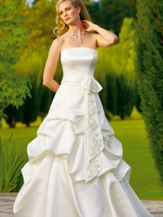 2012 extremely Princess Strapless satin pick ups with applique ribbon wedding gown