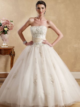 2012 princess Ball gown Strapless appliques bodice with sash big tulle skirt Cheap Wedding Dress