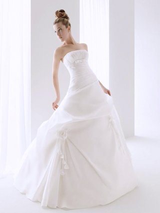2012 Ball gown Empire Waist floral appliques on skirt Strapless Cheap Wedding Dress