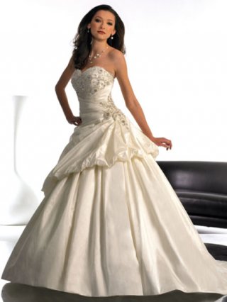 2012 discount Princess Sweetheart Beads Working Puffed Lacing Wedding Dress