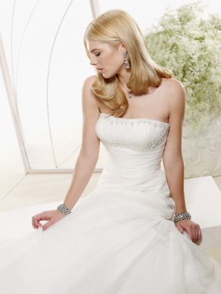 2012 pure white Princess Hot Sale Cheap organza overall and beaded bust Design Wedding Dress