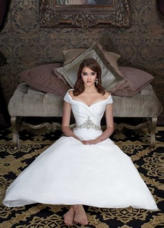 Cheap Off the shoulder satin ball Wedding dress Cheap Off the shoulder satin ball Wedding dress