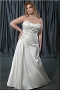 Simple inexpensive pleated strapless applique at waist Wedding dress for chubby bride