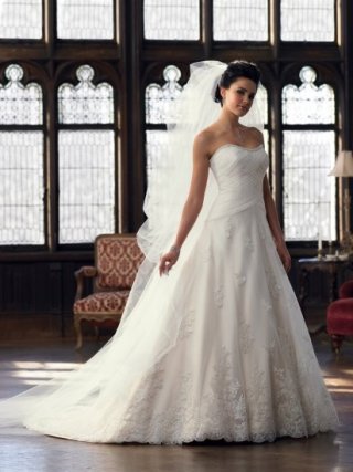 2012 Popular sweetheart Design in the world with embroider woking wedding gown at a bargain price