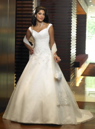 A-line Off-the-shoulder Chapel Train Satin Wedding Dresses (yz0262)