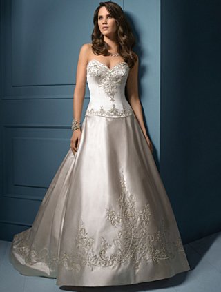 A line Sweetheart Strapless GownSemi-Cathedral Wedding Dress (yz0310)