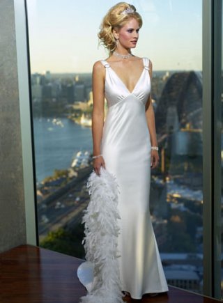 Slim-line Deep V-neck Chapel Train Wedding Dresses (yz0357)