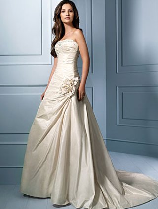 A line Strapless GownChapel Train Wedding Dress (yz0402)