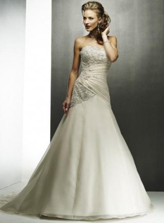 A-line Strapless Chapel Train Lace Satin Wedding Dresses (yz0463)