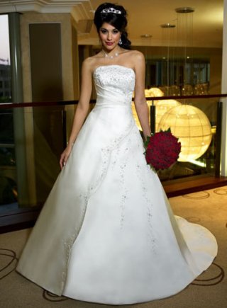 A-line Strapless Chapel Train Satin Wedding Dresses (yz0494)