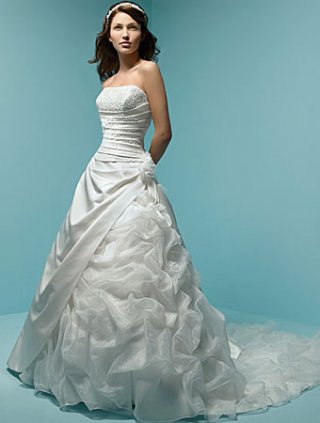 A-line Strapless Semi-Cathedral Train Wedding Dresses (SK0125)