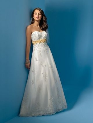 Strapless Sweetheart Chapel Train Satin Wedding Dresses (SR0128)