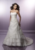 A-Line/Princess Strapless Layered Organza wedding dress