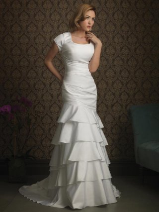 Ivory Layers Mermaid/Trumpet Modest Wedding Dress With Sleeves