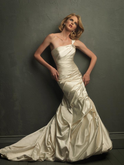 Champagne One Shoulder Mermaid /Trumpet Unique Wedding Dress