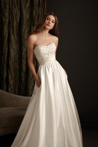 Gorgeous Scoop Neckline Floral Empire Waist Satin Wedding Dress