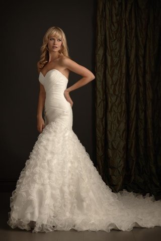 Stunning Sweetheart Ruffles Organza Sheath Wedding Dress