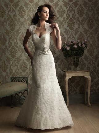 Elegant Lace Floral Fitted Sheath Wedding Dress