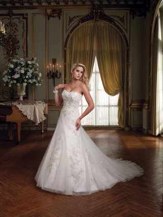 Elegant Wedding Gowns A-line Lace Tulle Strapless Elegant Wedding Gowns A-line Lace Tulle Strapless