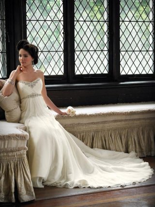 Ivory Strapless Beaded Chiffon A-line/Princess Wedding Dress