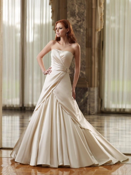 Modern Strapless Crystal Brooch Satin A-line/Princess Wedding Dress