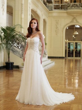 Romantic Embroidered Beaded Chiffon A-line/Princess Wedding Dress