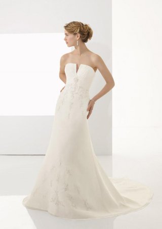 Strapless Chiffon Embroidery A-line/Princess Wedding Dresses