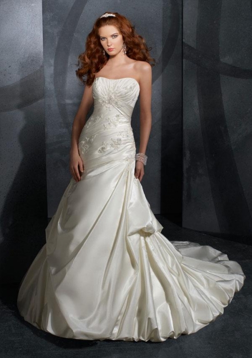 Strapless Satin Pleats Embroidery A-line/Princess Wedding Dress