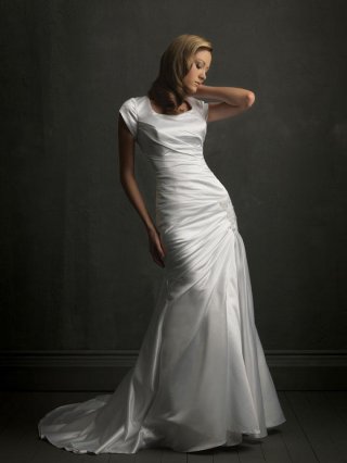 Slim A-line Silhouette Simple Modest Wedding Dress With Sleeves