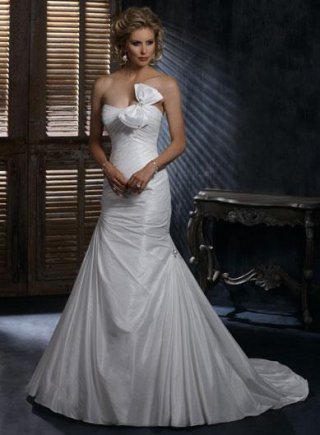 Diamond White Bow A-line Silhouette Corset Wedding Gown