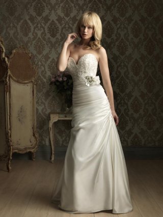 Sweetheart neckline Embroidery Fitted A line Wedding Gown