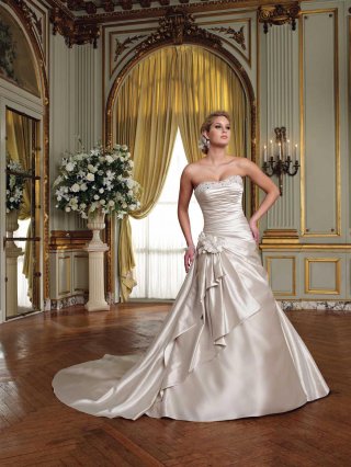 Elegant Wedding Gown A-line Flowers Satin Strapless