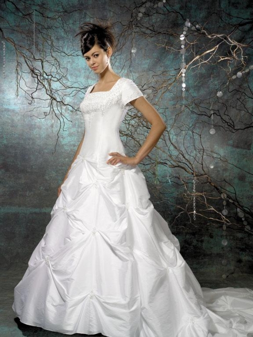 Strapless Taffeta Ball Gown Modest Wedding Dress With Sleeves