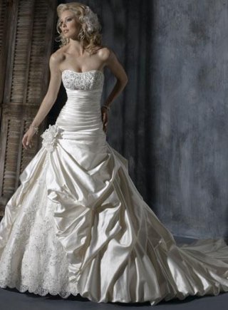 Romantic Embellished lace Ball Gown Corset Wedding Dress