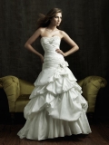 Sweetheart Neckline Beaded Floral Taffeta Ball Gown Wedding Dress