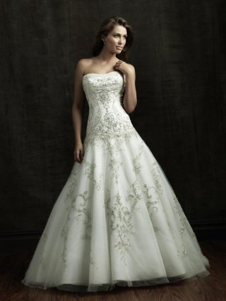 Scoop Neckline Beaded Embroidery Ball Gown Wedding Dress