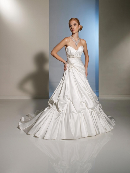 Ivory Wedding Dress Beading Croset Satin Sweetheart Ball Gown