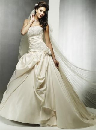 Sweetheart Neckline Taffeta Champagne Wedding Dress