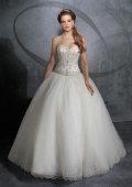Classic Embroidery Tulle Ball Gown Wedding Dress