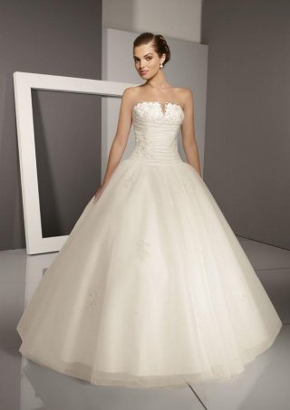 Ivory Strapless Crystal beaded Satin Tulle Ball Gown Wedding Dress