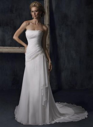 Elegant Strapless Slim A line Chiffon Wedding Dress