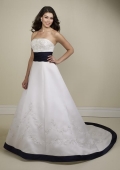 Empire Waist Embroidery Black and White Wedding Dress