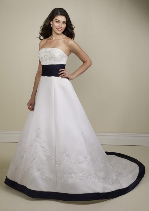 Empire Waist Embroidery Black and White Wedding Dress