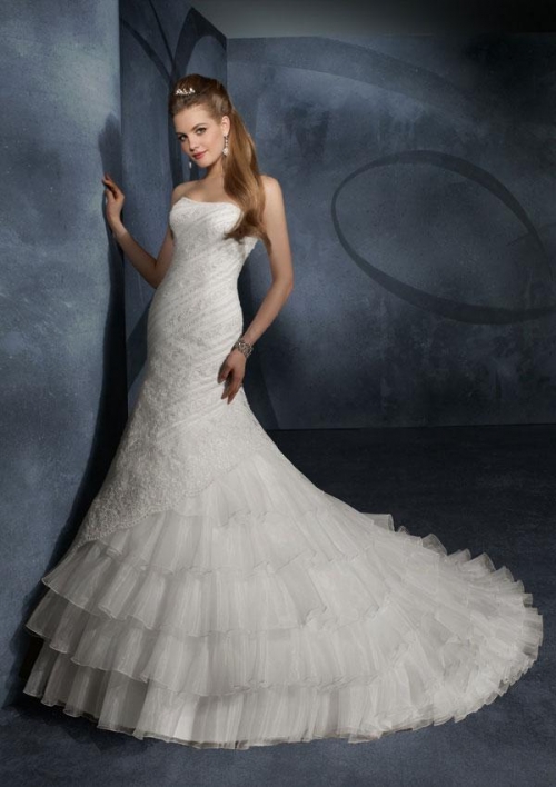 Embroidered Lace Tiered Organza Mermaid/Trumpet Wedding Dress