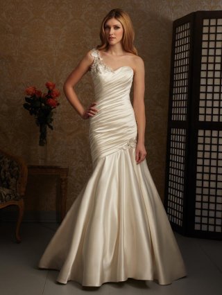 One Shoulder Dropped Fitted Mermaid/Trumpet Wedding Gown