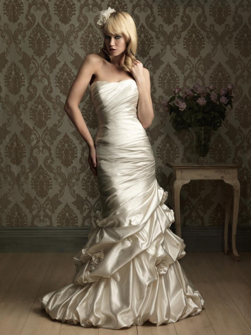 Romantic Ruched Satin Lace Fitted Wedding Gown
